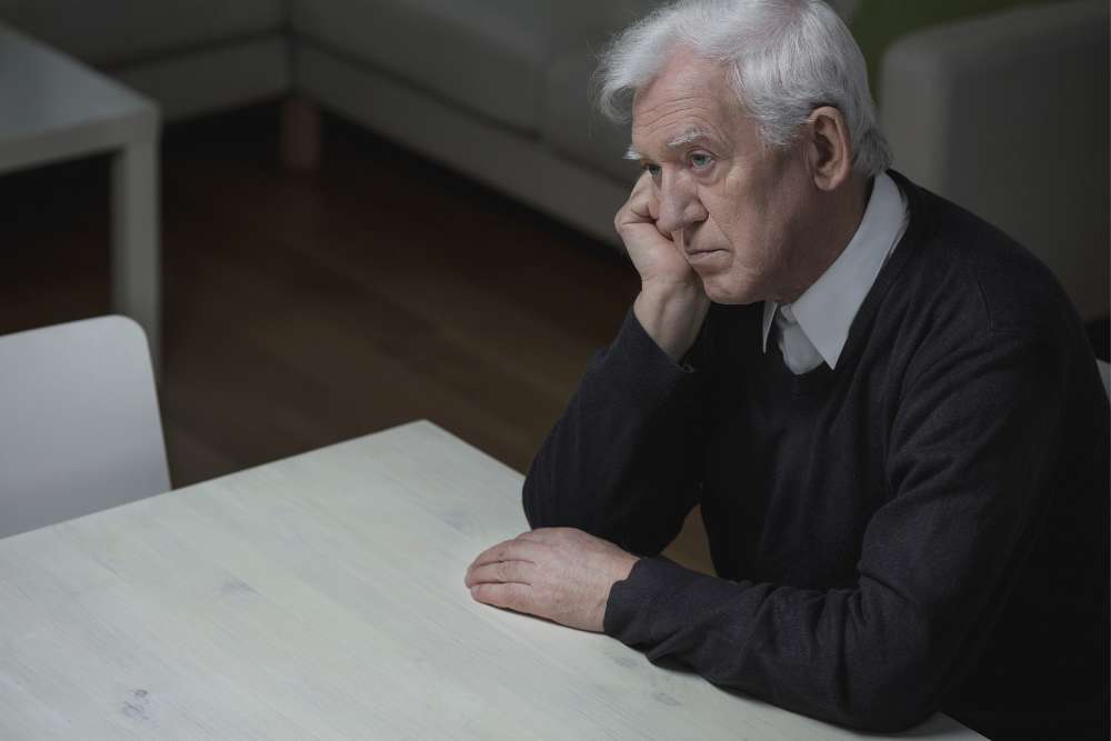 Alterseinsamkeit_im_Winter_Senior