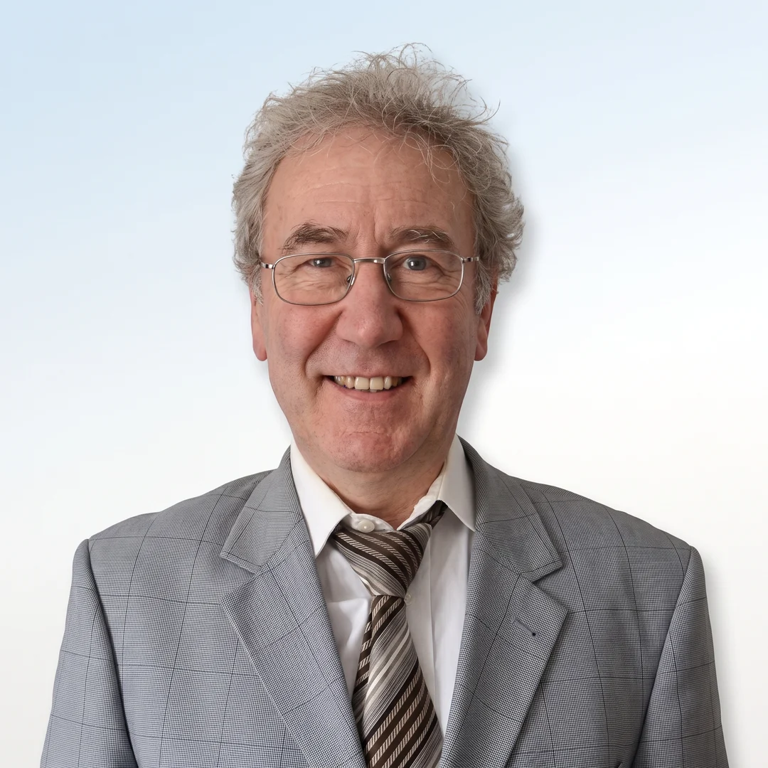 Porträtfoto von Dr. Volker Schmiedel